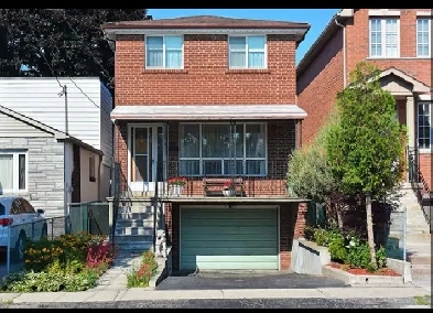 Large 2-storey Detached House for Rent Image# 1