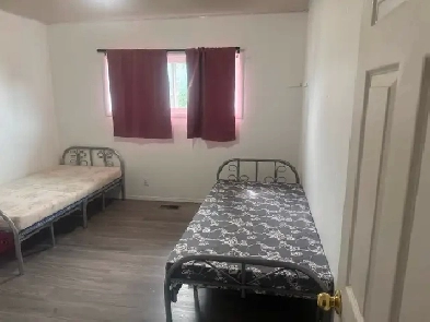 Room close to Gurudwara & beer creak ok on Main Street 141a 88 Image# 3