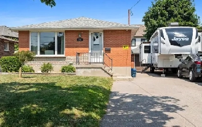 3 1 BR Solid Brick Bungalow with Income Potential for Sale! Image# 9