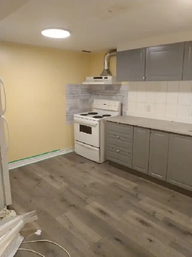 2 bedroom basement All included Image# 4