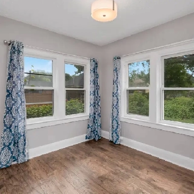 FEMALE STUDENT ROOMS - AVAILABLE AUGUST 1ST Image# 1