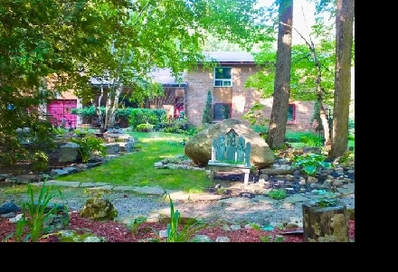 Room for rent in large country home Image# 7