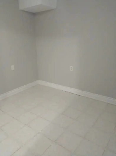 Rental Unit in ANCASTER at Golf links road & Meadowlands Image# 4