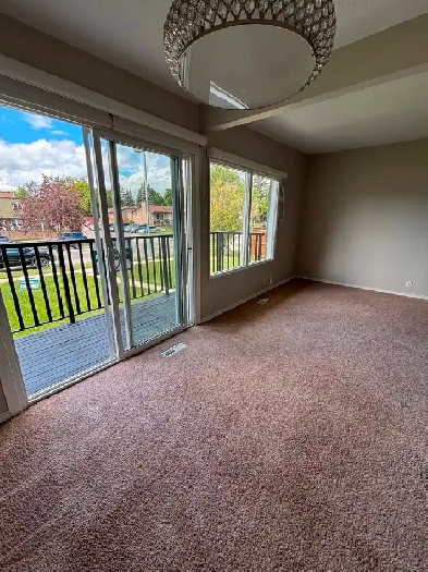 2 Bedroom in Westhills SW Image# 4