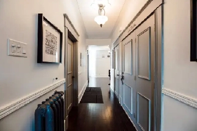 1 MONTH FREE,  Fully Furnished, Renovated 4 Bdrm Loft in Plateau Image# 5