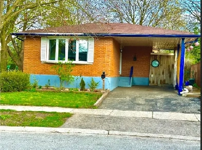 4 Bedroom House for Student Rental in Lakeshore South Image# 1