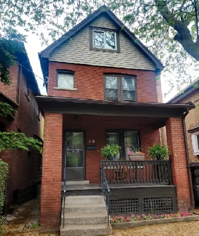 3 Bed, 1 Bath All Inclusive Unit - 28 Fairholt Rd N Image# 4