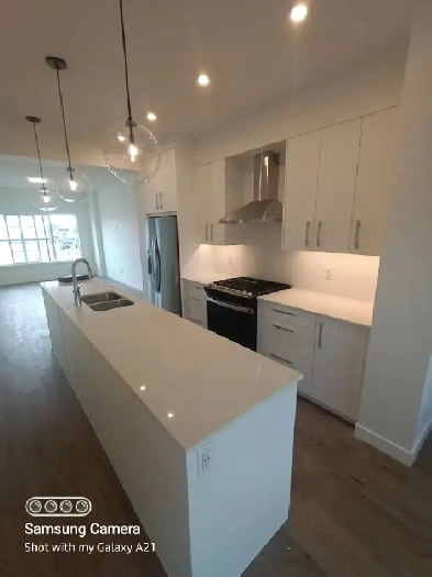 ELEVATE OUR LIVING! 3  BEDRM, 2.5 BATH, 2 CAR GARAGE, NW CALGARY Image# 8