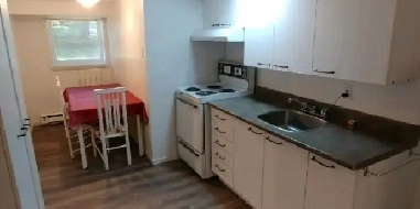 1er août près Université et des Cégeps Ste-Foy et St.Lawrence Image# 1