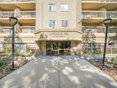 2 Bed   Den 2 Bath Condo in Oliver Beside Legislator & River Image# 1