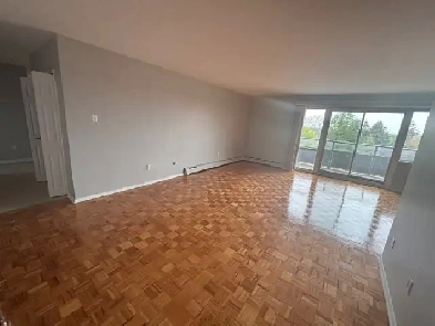 3 Bedroom Apartment on Queen’s Boulevard & Belmont Image# 3