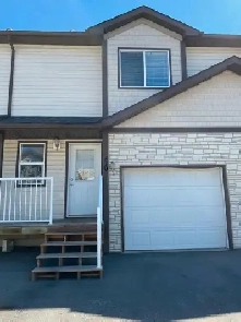 3 Bed 1.5 Bath Townhouse/Single Garage/Chelsea Villas  / July 15 Image# 1