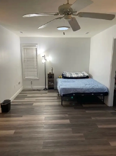 One Sharing room avaialble for Men Image# 2