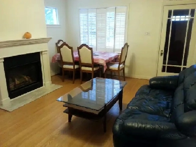 5-7 minutes walking distance to U of A 4 bedroom house for rent Image# 6