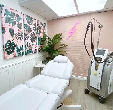 Fully Equipped Room for Rent in Luxury Medical Spa – Woodbine Image# 1