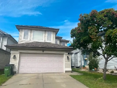 Beautiful home in Ellerslie Crossing for rent starting Sept 1st Image# 1