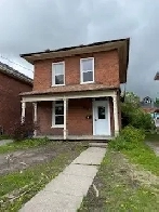 DOWNTOWN STUDENT HOME - ALL INCLUSIVE $750/month Image# 10