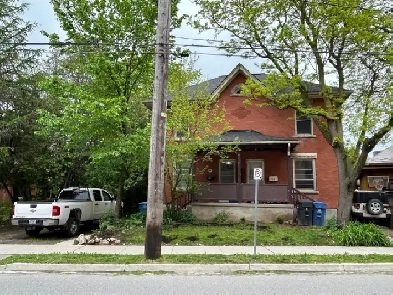 Charming 2 bedrooms- walking distance to downtown, best location Image# 2