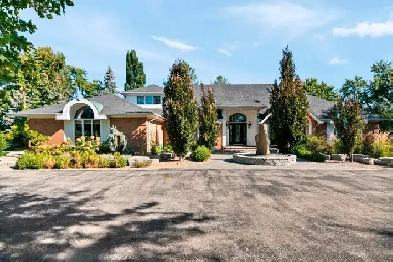 THIS STUNNING 4100 SQ FT RANCH IS SITUATED ON 4 ACRES Image# 8