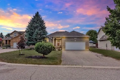 FOR SALE | 19 Zoeger Court, Wellesley Image# 2