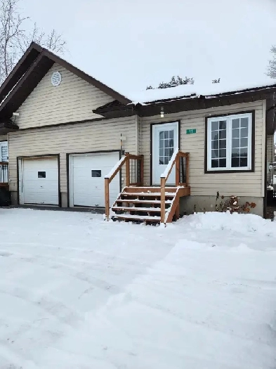 31 SIMEON LANE, MOOSE CREEK, ON - semi detached Image# 1