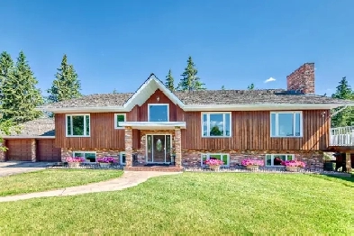 Executive Living On 37 Acres! Image# 2
