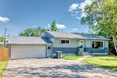 Family-Friendly Home with Double Attached Garage! Image# 11