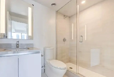2bed, 2bath   parking, Safe home for Students in Square One, Mis Image# 1