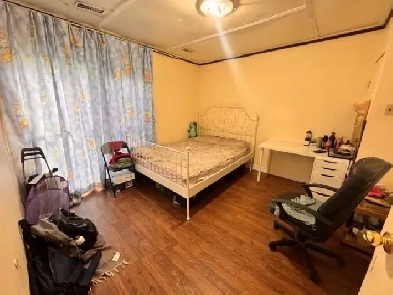 one bright, huge, comfortable, master room, private bathroom Image# 6