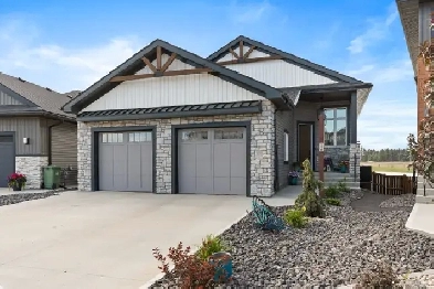 BEAUTIFUL FULLY FINISHED BUNGALOW IN LEDUC! Image# 1
