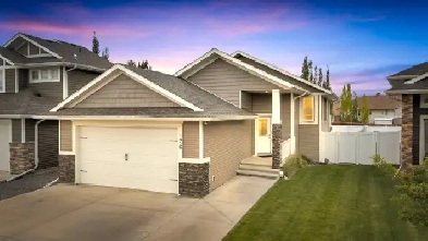 Beautiful custom built home in SE Red Deer for under $500,000 Image# 1