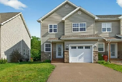 Stylish, Spacious, and Move-In Ready Image# 10