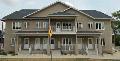 2 bed 1 bath apartment $1290 at 1865 Pacific Image# 1