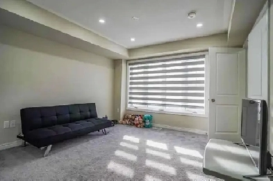 Renting a spacious second master room for 1150 and utility 20% Image# 5