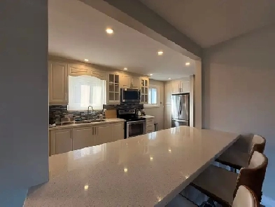 Charming 4-Bedroom House in Mississauga for Rent Image# 14