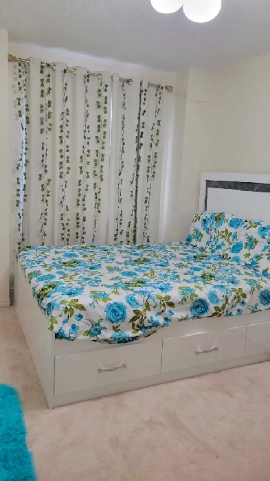 House for Rent in Ajax near H&M,  Amazon Image# 1