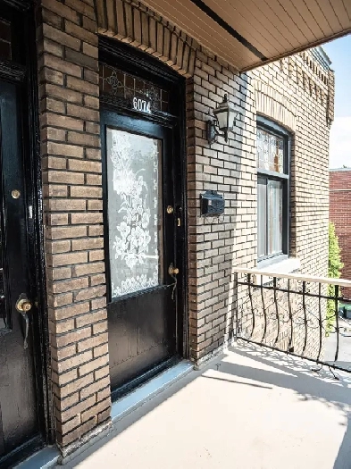 950 sqft 2-bedroom apartment for rent in South-West area Image# 6