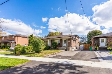 2 Beds 1 Bath BASEMENT near Square One / Sheridan College Image# 2