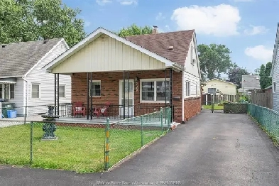 FAMILY HOME - CENTRALLY LOCATED - CLOSE TO AMENITIES Image# 9