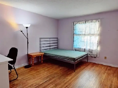 All Inclusive master bedroom close to Carleton/Algonquin Sept1st Image# 4
