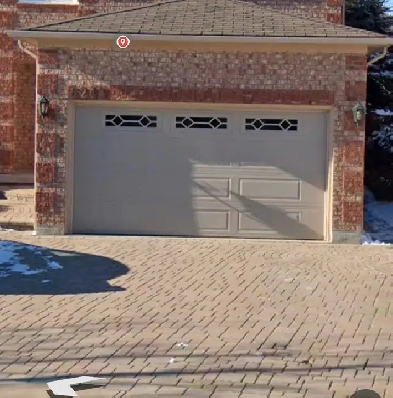 Driveway car parking Mississauga square one heartland Image# 1