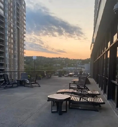 Apartment 4 1/2   2 bedrooms Down town  All included Image# 5