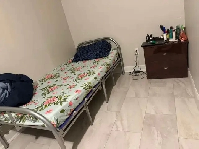 room for rent Image# 2