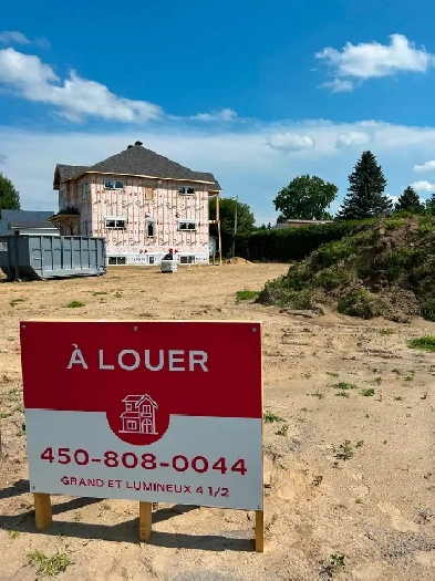 À LOUER – Superbe 4 1/2 Neuf dans un Duplex Image# 2