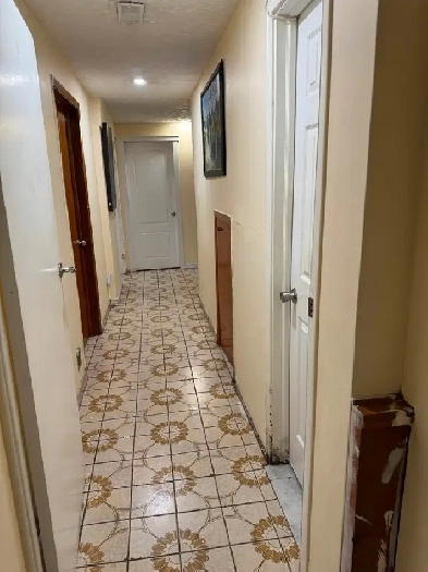 ROOM FOR RENT IN MAIN FLOOR NETHERWOOD ROAD – FEMALE STUDENT Image# 4