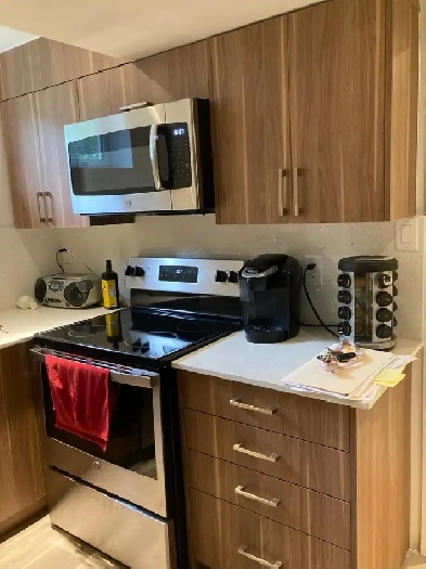 Renovated Large 2 Bedroom On Scenic Drive Image# 7