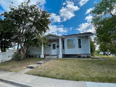 Bright, Spacious Home with a Large Yard – Perf Image# 9