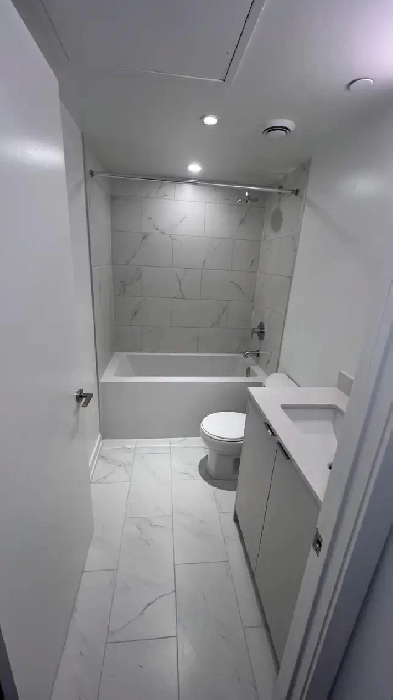 Luxury 1-bed 1-bath suite, 6-Chartwell Road, Etobicoke, Toronto Image# 3