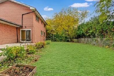 Newly Reno'd 1 Bdrm Den 650ft2 Bsmt Apt w/ Free Laundry! Image# 9