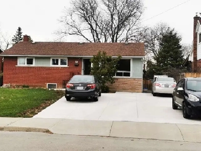Room steps to Mohawk College for rent Image# 7